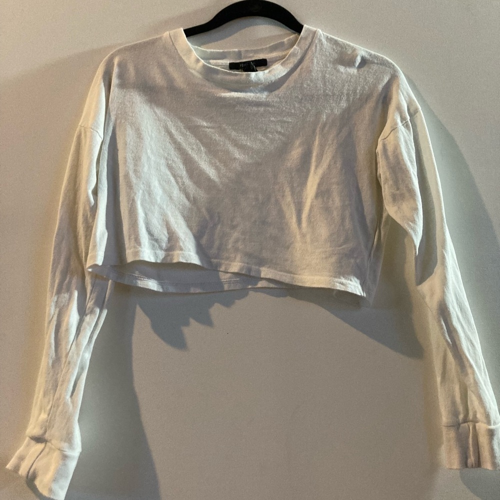 Forever 21 all white cropped t-shirt